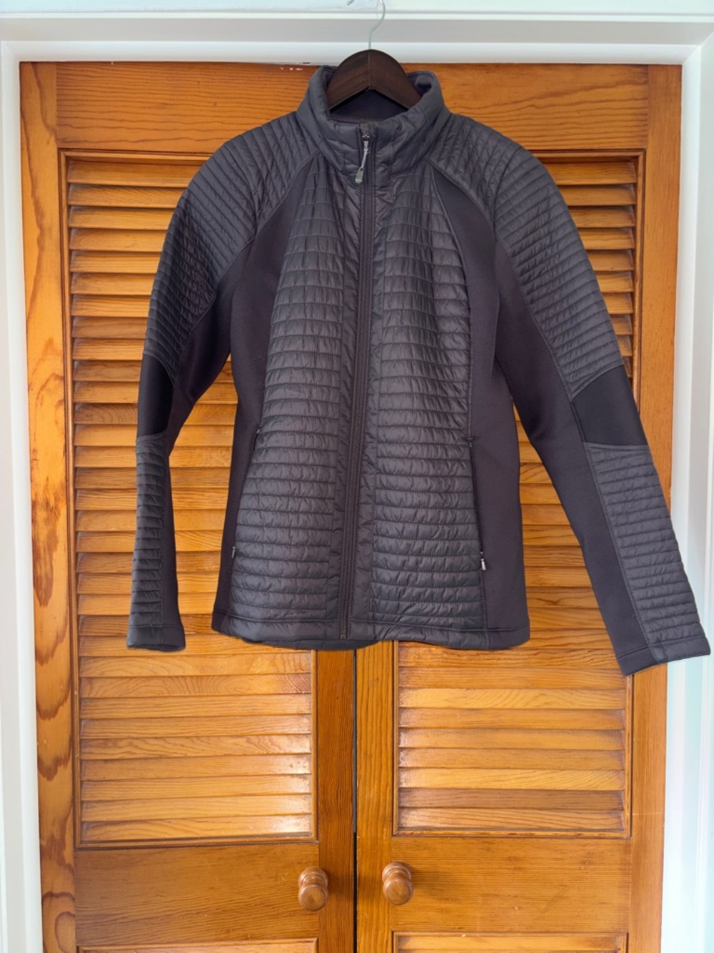 CALIA by Carrie Underwood Black Quilted Lightweight Puffer Jacket